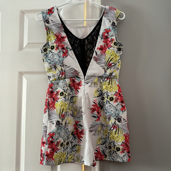 Floral Summer Romper - Picture 3 of 5